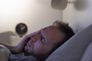 Melatonina: l’orologio segreto del sonno e del metabolismo — infografica